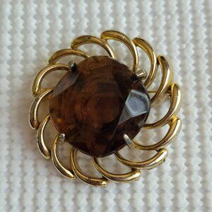 Goldtone Swirled Floral Flower Faceted Dark Amber Glass Pin Brooch Vintage 2"
